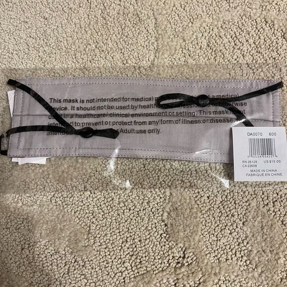 💕Echo New York for Talbots Women’s Red Navy Paisley Mask NWT - Picture 3 of 3